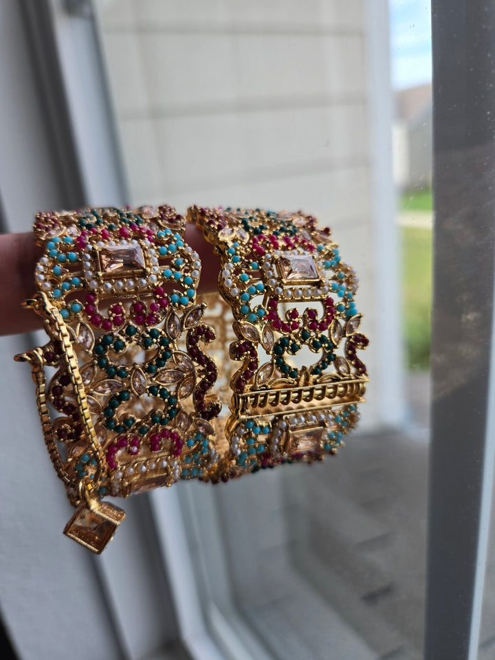 Navrattan Elegance Bangle - Hoor Jewels